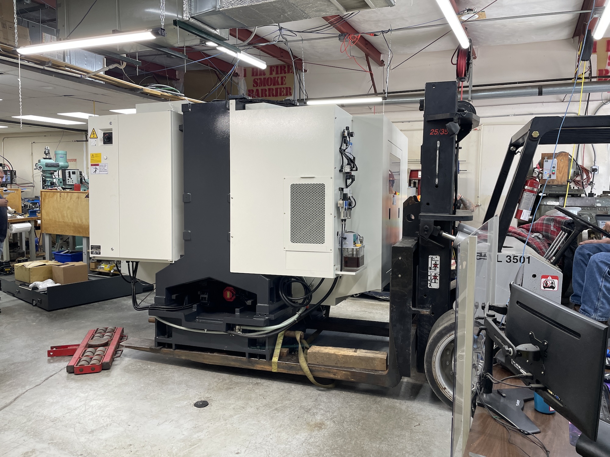 Photo of machine w/ boss